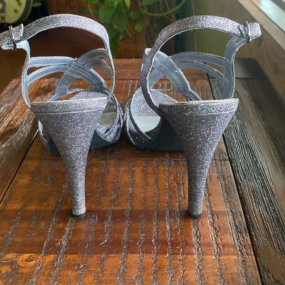 Let’s Dance Audrey Brooke Shimmery Silver Lilac Purple Kelly Heels size 10 - Picture 7 of 9